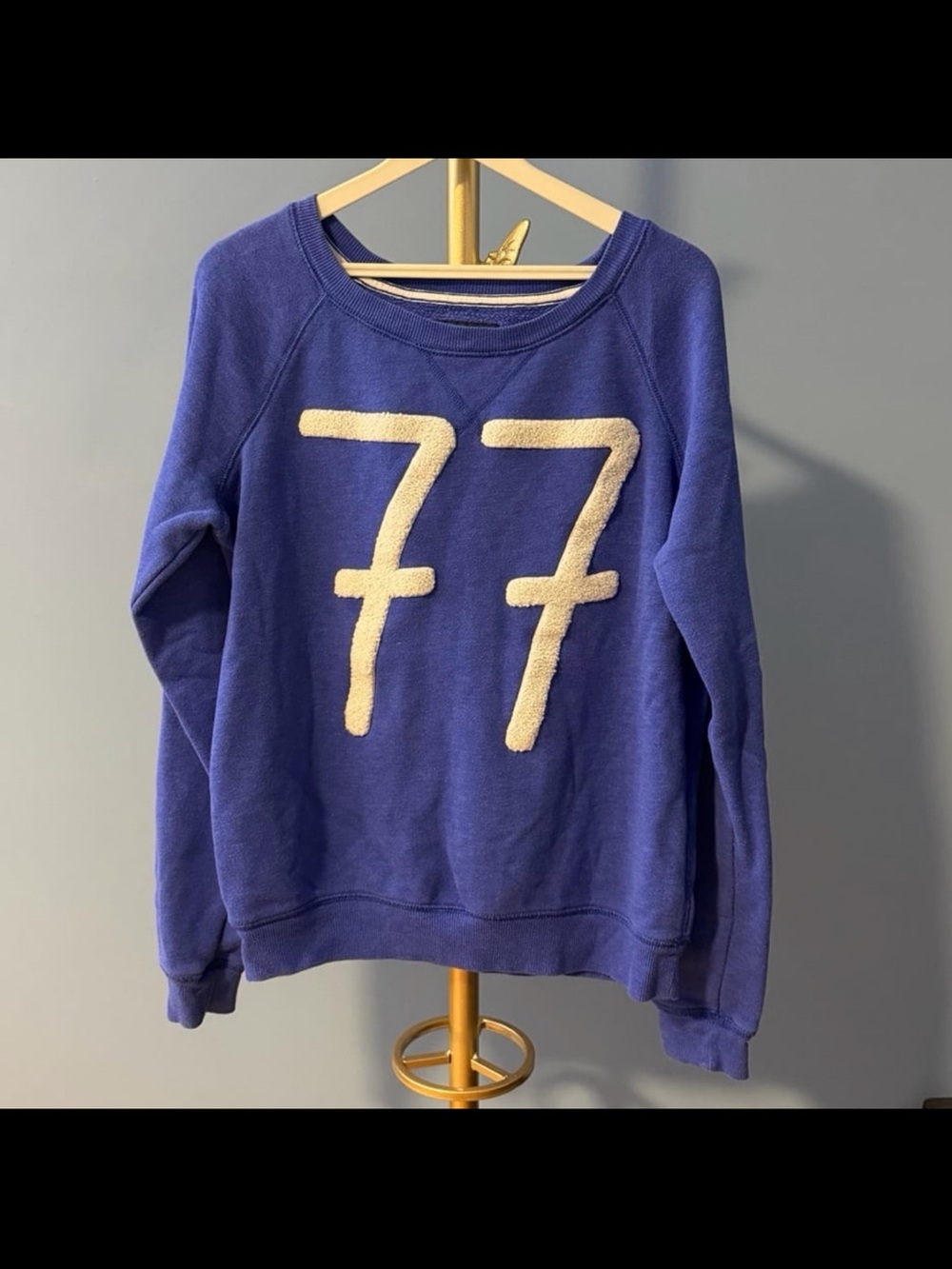 ⚡️⭐️American Eagle "77" Sweatshirt - Size S/P